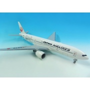 jal20b772p06-03