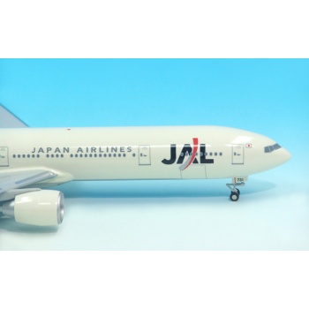 jal20b773p04-01